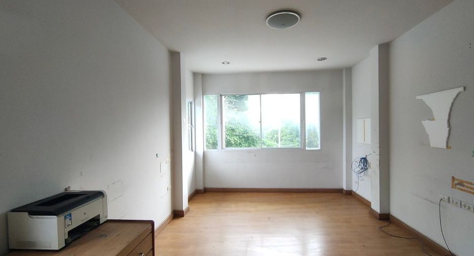 Haus zum Kauf mit Studio in Saphan Sung, Bangkok