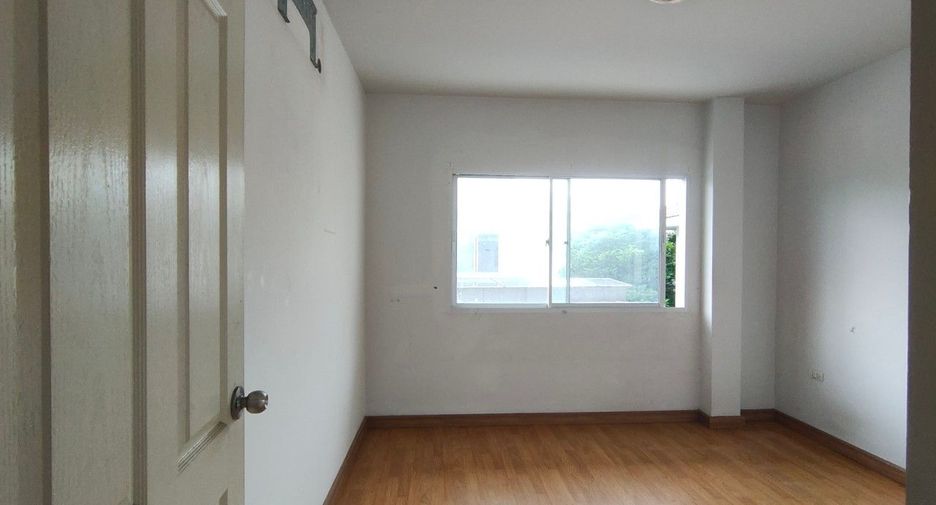 Haus zum Kauf mit Studio in Saphan Sung, Bangkok