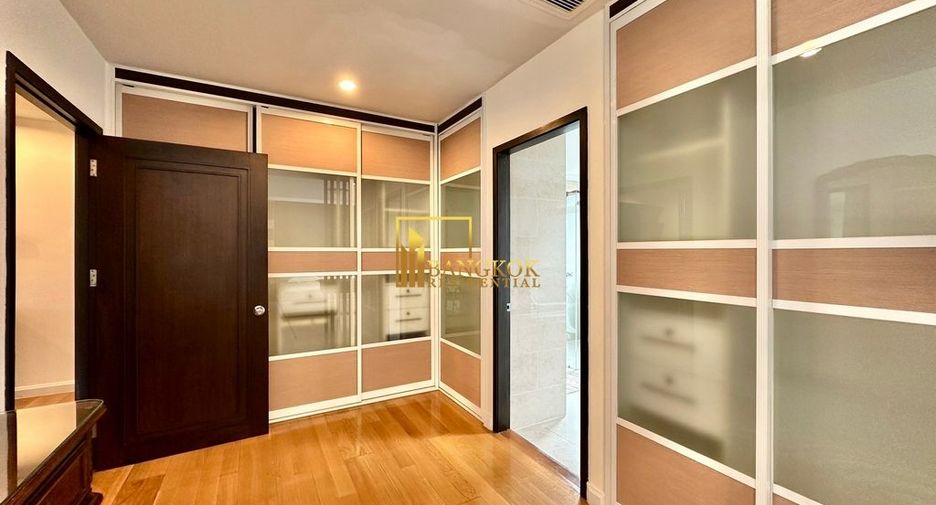 For rent 3 bedrooms condo in Watthana, Bangkok