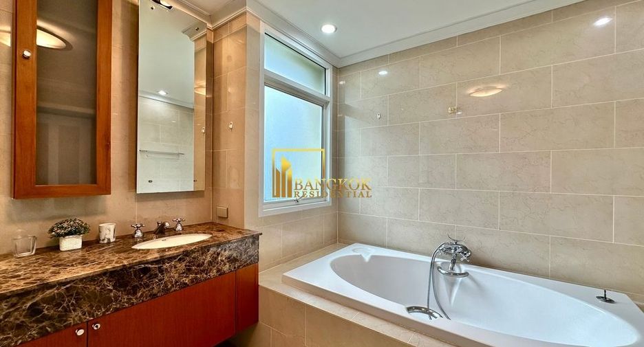 For rent 3 bedrooms condo in Watthana, Bangkok