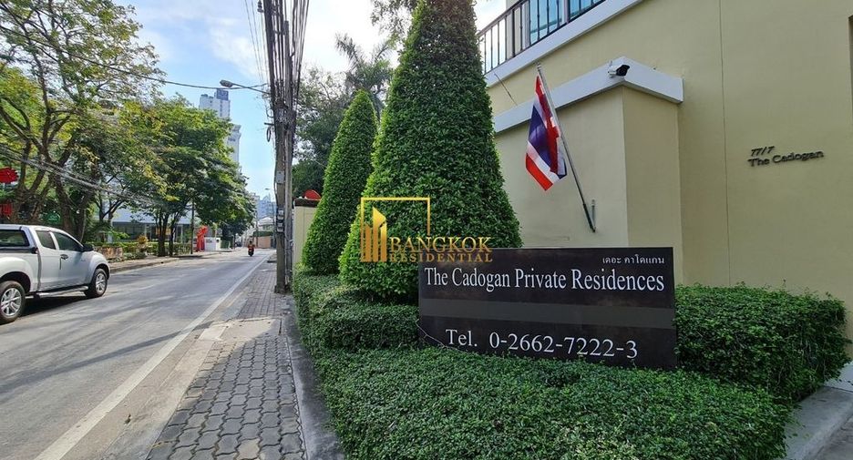 For rent 3 bedrooms condo in Watthana, Bangkok