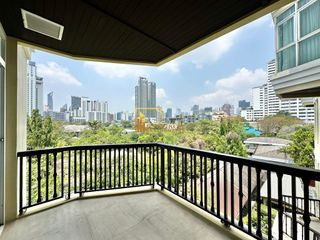 Condo en alquiler de 3 habitaciones en Watthana, Bangkok