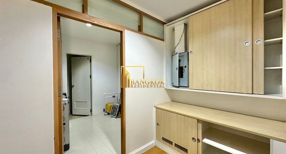 For rent 3 bedrooms condo in Watthana, Bangkok