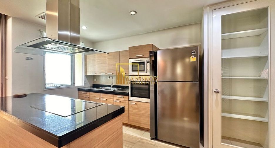 For rent 3 bedrooms condo in Watthana, Bangkok