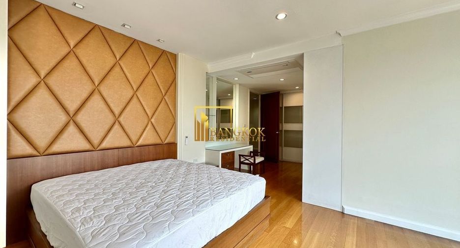 For rent 3 bedrooms condo in Watthana, Bangkok