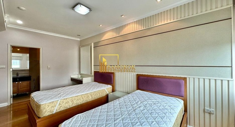For rent 3 bedrooms condo in Watthana, Bangkok