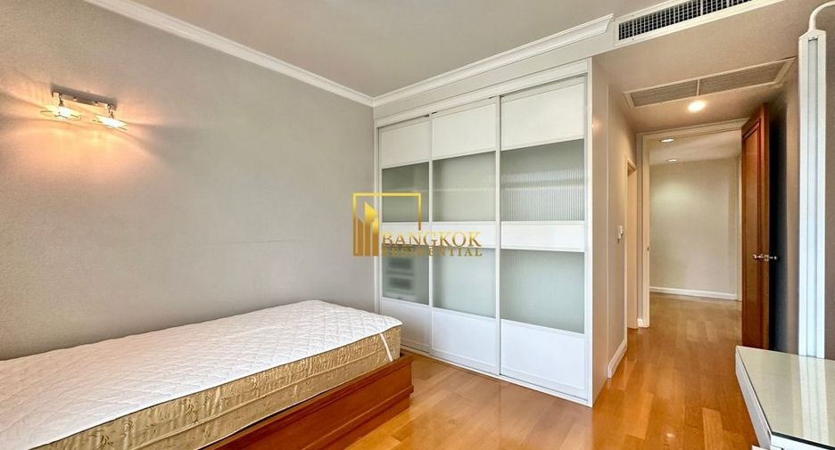 For rent 3 bedrooms condo in Watthana, Bangkok