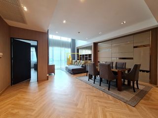 Condo en alquiler de 3 habitaciones en Watthana, Bangkok