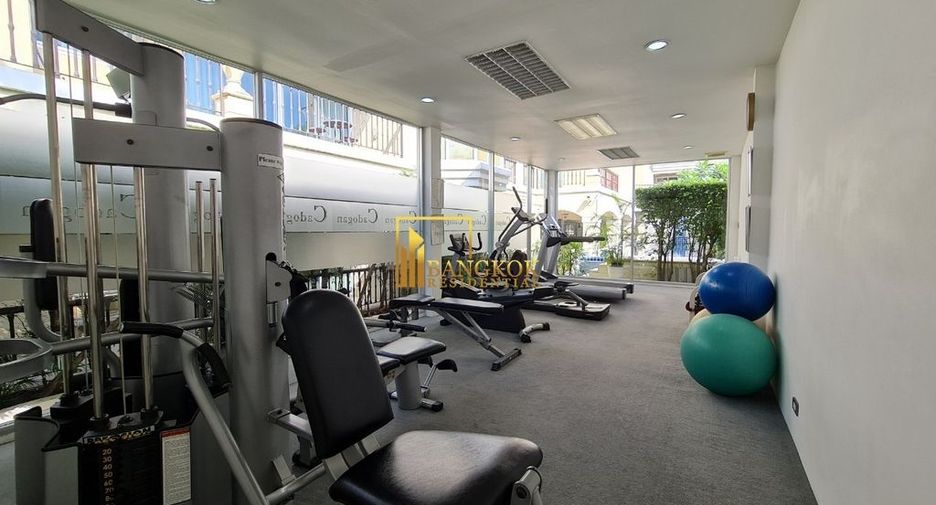 For rent 3 bedrooms condo in Watthana, Bangkok