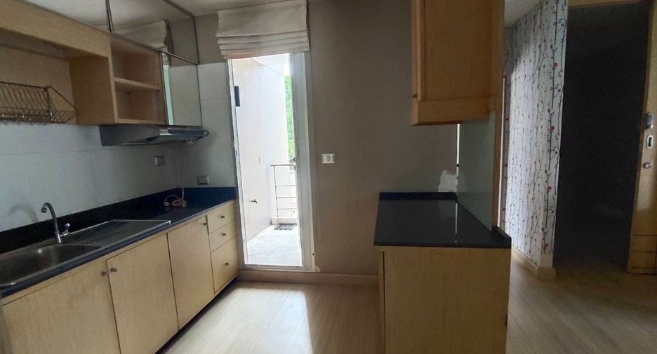 For sale studio condo in Phra Khanong, Bangkok