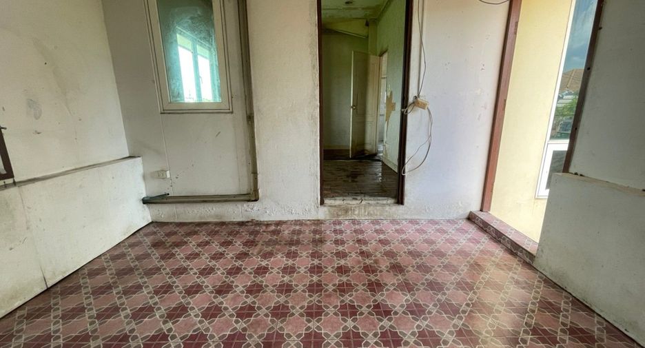 For sale studio house in Bang Kapi, Bangkok