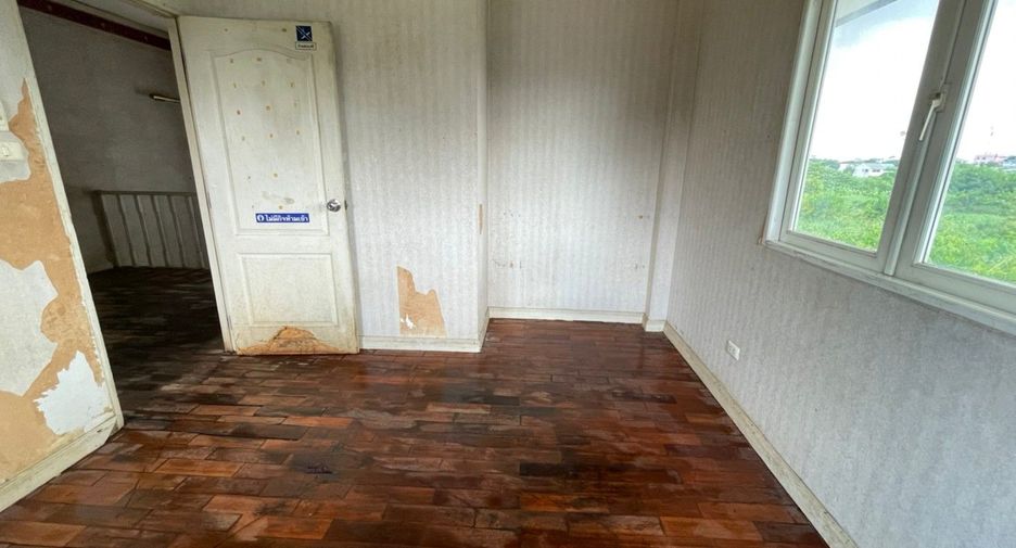 For sale studio house in Bang Kapi, Bangkok