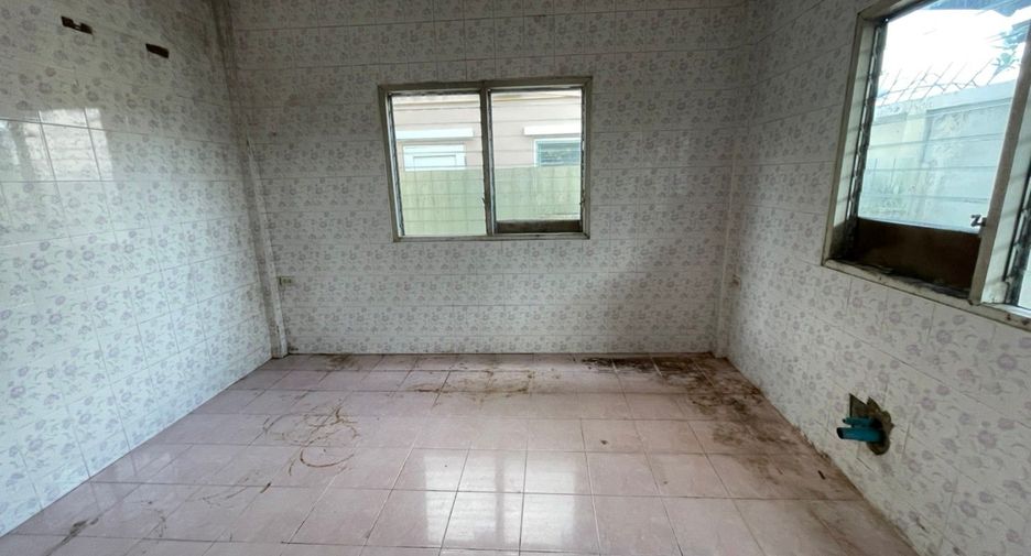 For sale studio house in Bang Kapi, Bangkok