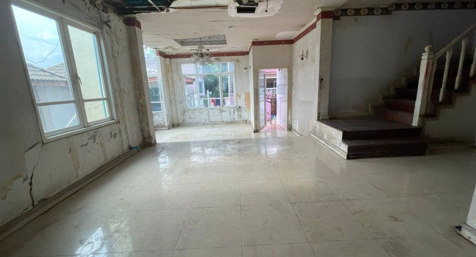 For sale studio house in Bang Kapi, Bangkok