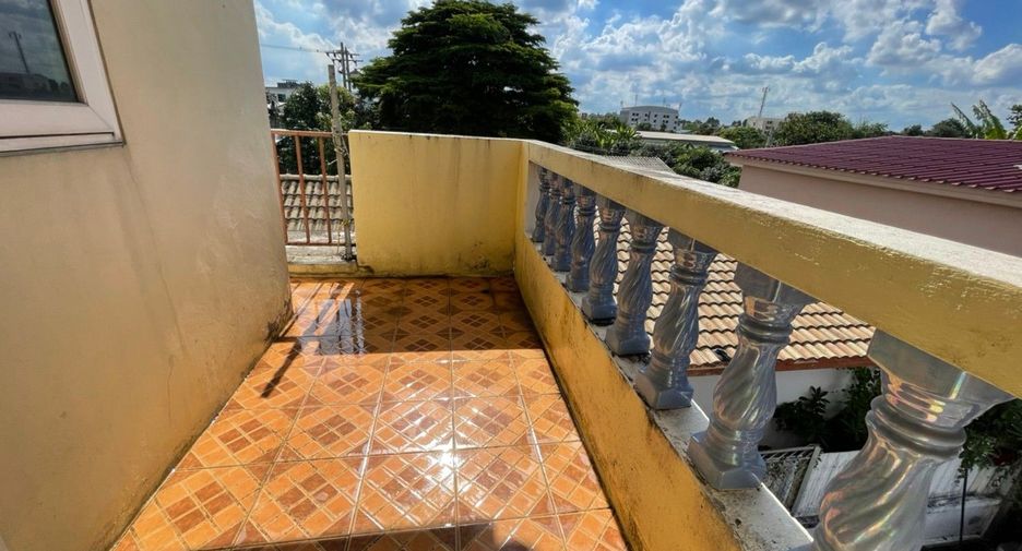 For sale studio house in Bang Kapi, Bangkok