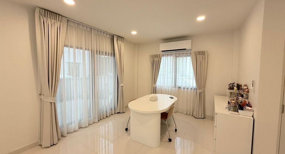 Haus zum Kauf mit 3 Zimmer in Bang Phli, Samut Prakan