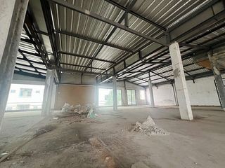 Аренда торговое помещение в Щаттхана, Бангкок