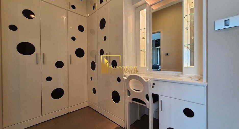 Condo en alquiler de 2 habitaciones en Khlong Toei, Bangkok