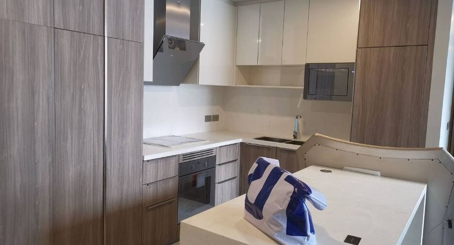 For sale 2 bed condo in Khlong Toei, Bangkok