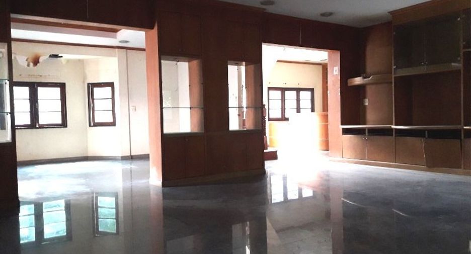 For sale studio house in Bang Khae, Bangkok