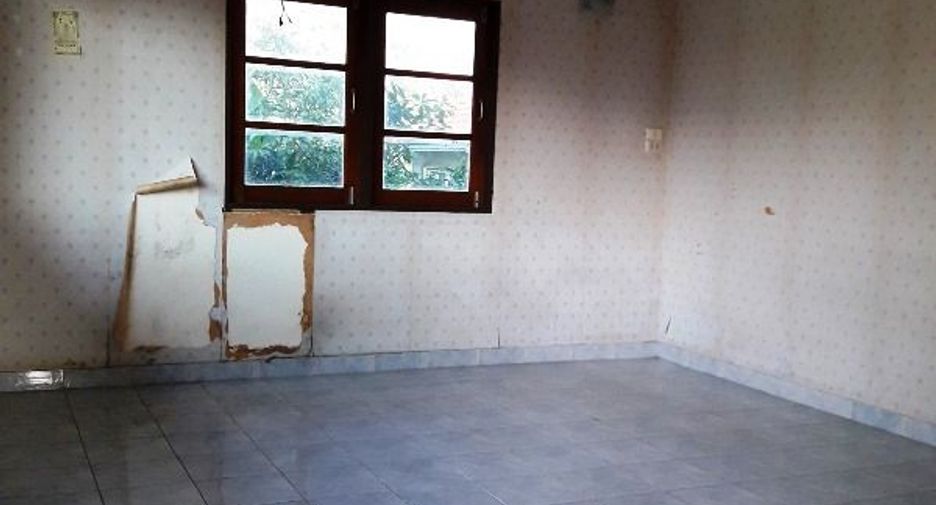 For sale studio house in Bang Khae, Bangkok