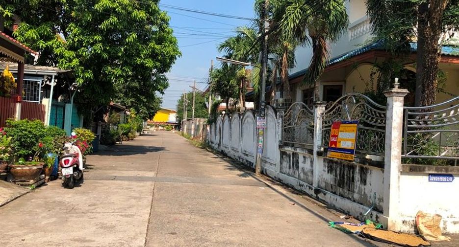 For sale studio house in Bang Khae, Bangkok