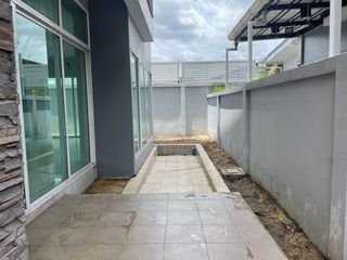 Haus zum Kauf mit Studio in Don Mueang, Bangkok