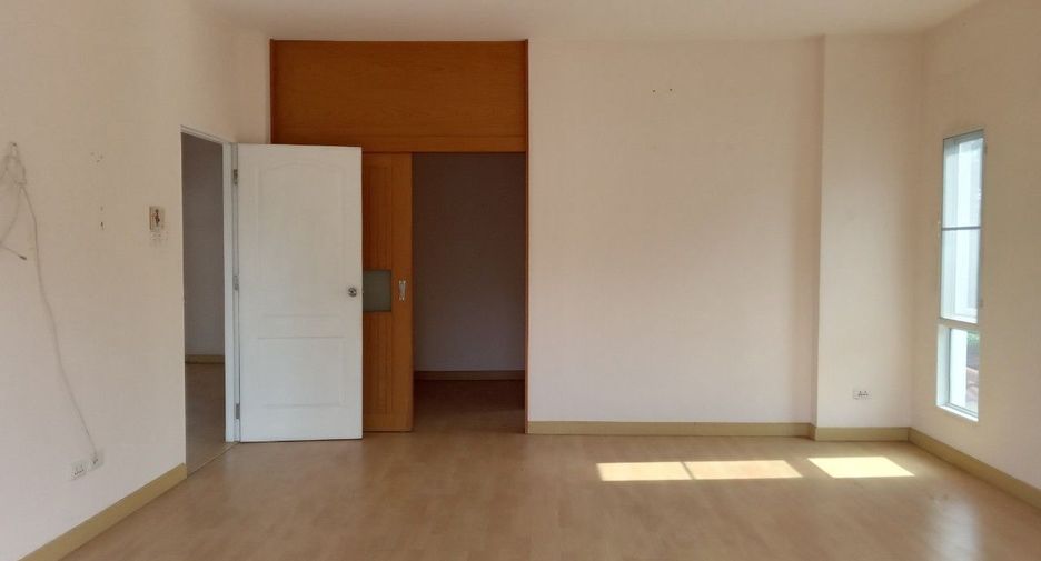 For sale studio house in Bang Khen, Bangkok