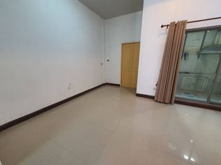 For rent 3 bed townhouse in Pak Kret, Nonthaburi