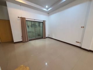 For rent 3 bed townhouse in Pak Kret, Nonthaburi