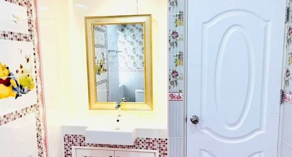 For sale 3 bedrooms house in Si Racha, Chonburi