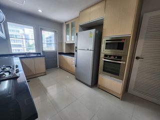 Apartment zur Miete mit 3 Zimmer in Khlong Toei, Bangkok