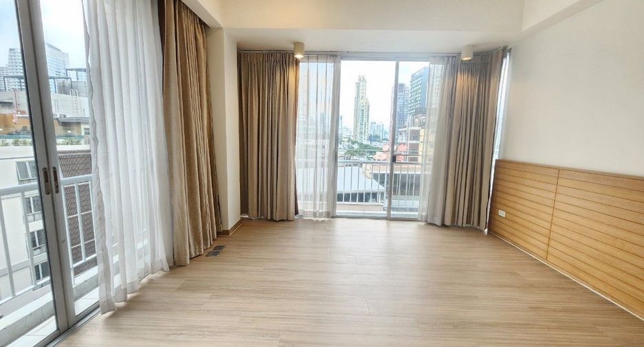 For rent 2 bedrooms apartment in Khlong Toei, Bangkok