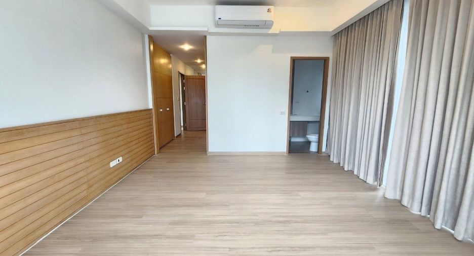For rent 2 bedrooms apartment in Khlong Toei, Bangkok