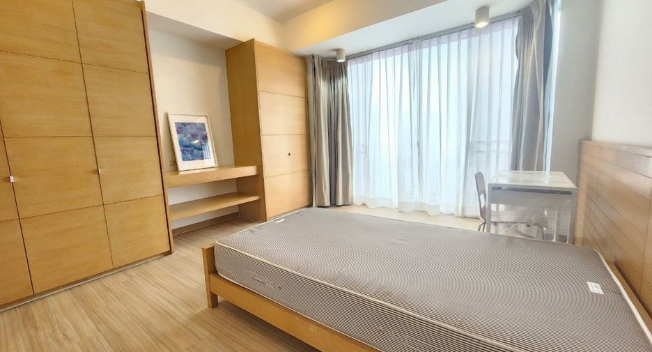 For rent 2 bedrooms apartment in Khlong Toei, Bangkok