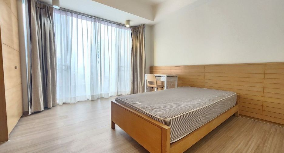 For rent 2 bedrooms apartment in Khlong Toei, Bangkok
