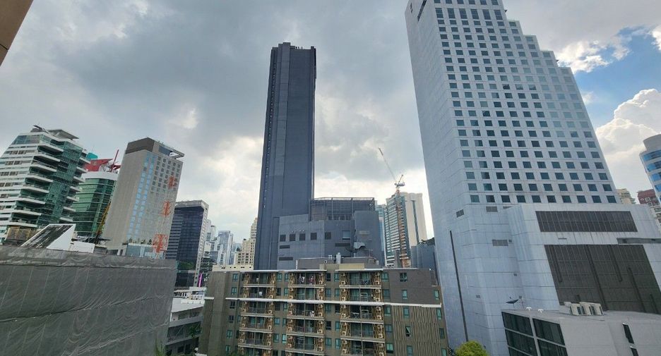 For rent 2 bedrooms apartment in Khlong Toei, Bangkok