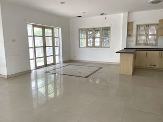 Casa en venta de estudio en Khlong Sam Wa, Bangkok