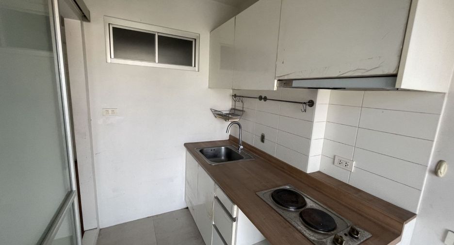 For sale studio condo in Huai Khwang, Bangkok