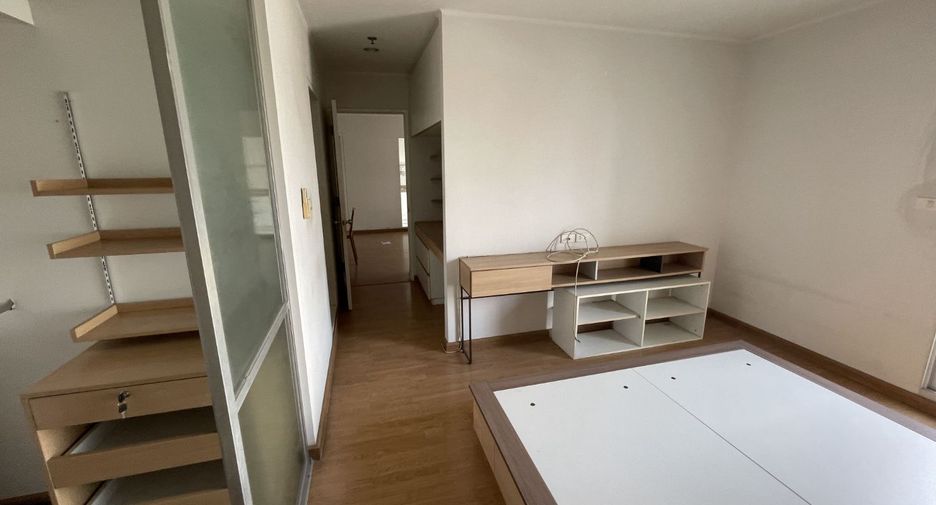 For sale studio condo in Huai Khwang, Bangkok