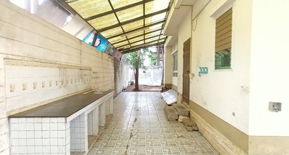 For sale studio house in Thung Khru, Bangkok