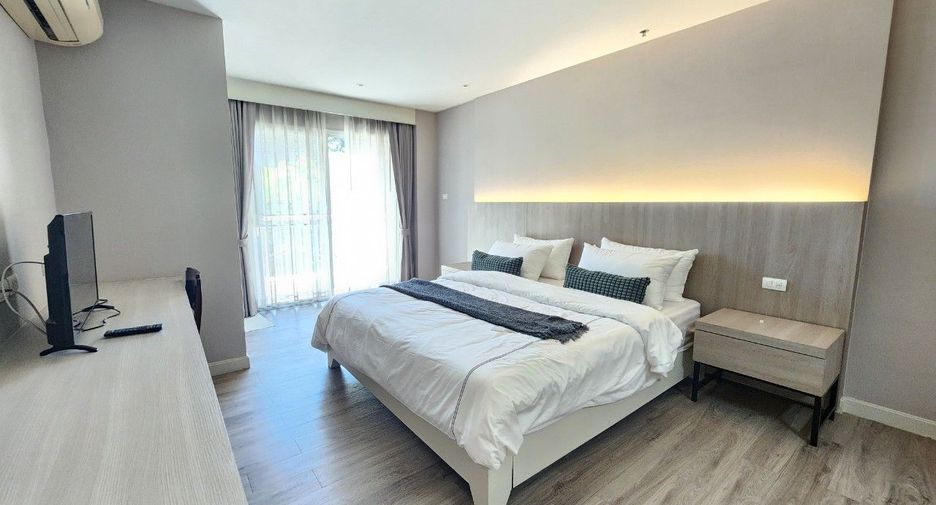 For rent 3 bedrooms apartment in Khlong Toei, Bangkok