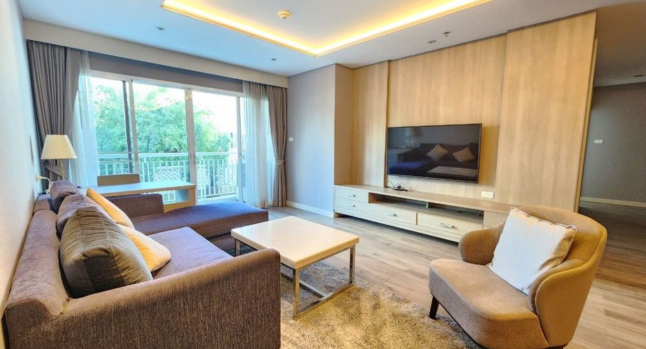 For rent 3 bedrooms apartment in Khlong Toei, Bangkok