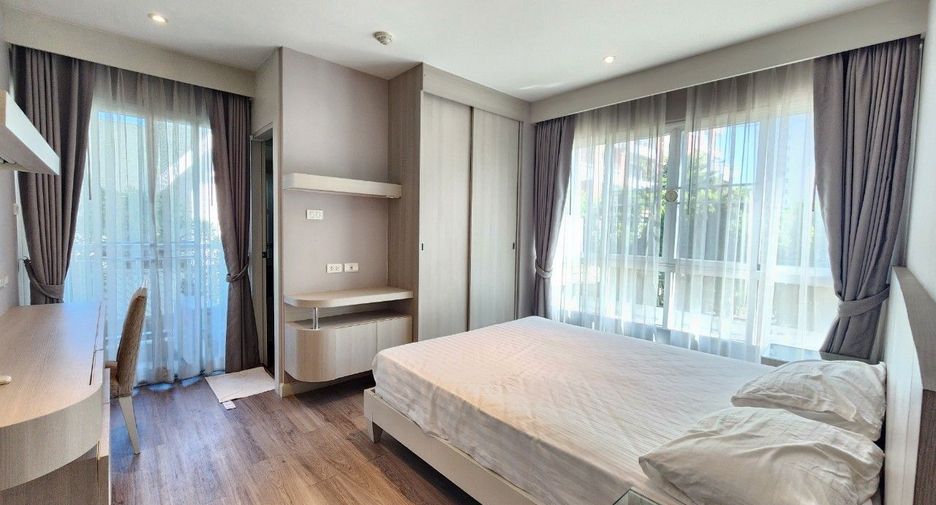 For rent 3 bedrooms apartment in Khlong Toei, Bangkok