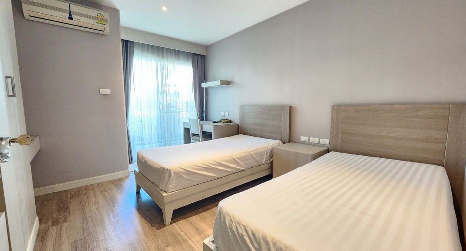 For rent 3 bedrooms apartment in Khlong Toei, Bangkok