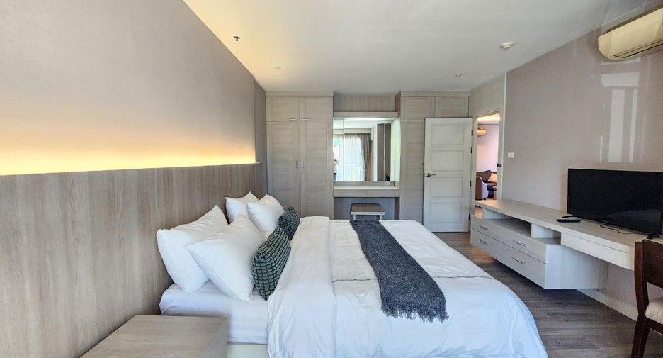 For rent 3 bedrooms apartment in Khlong Toei, Bangkok