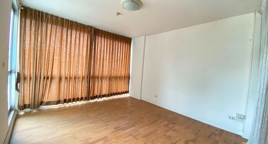 For sale studio condo in Suan Luang, Bangkok