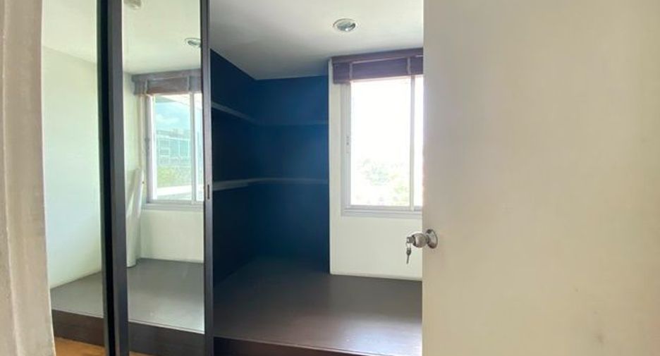For sale studio condo in Suan Luang, Bangkok