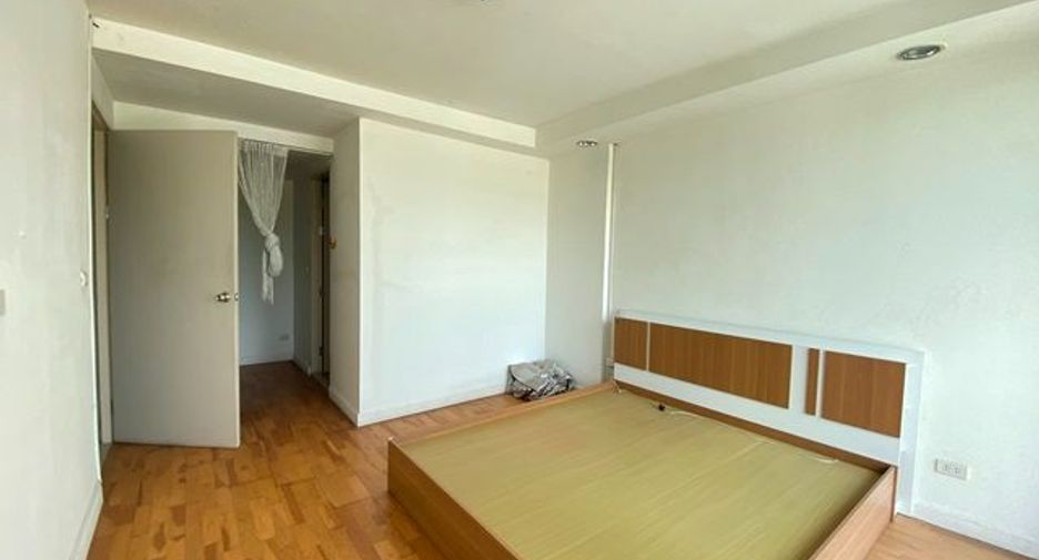 For sale studio condo in Suan Luang, Bangkok