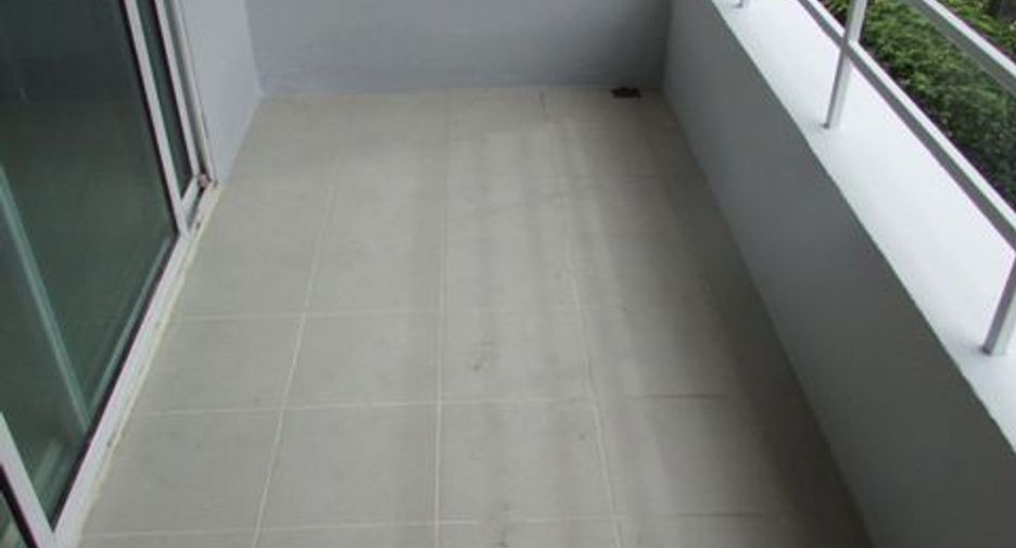 For sale studio condo in Khlong Toei, Bangkok